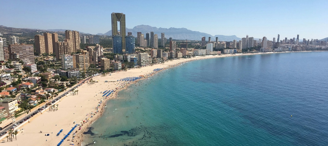 attila-suranyi-41ySbWkof24-unsplash (1)