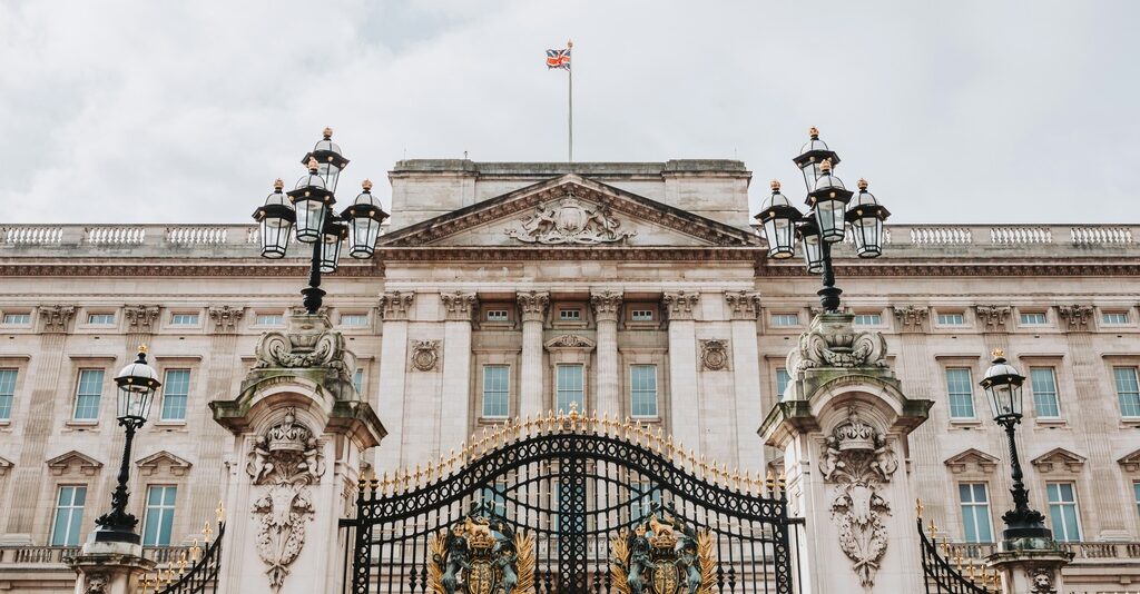 The Rubens Hotel in London | Steps from Buckingham Palace 👑