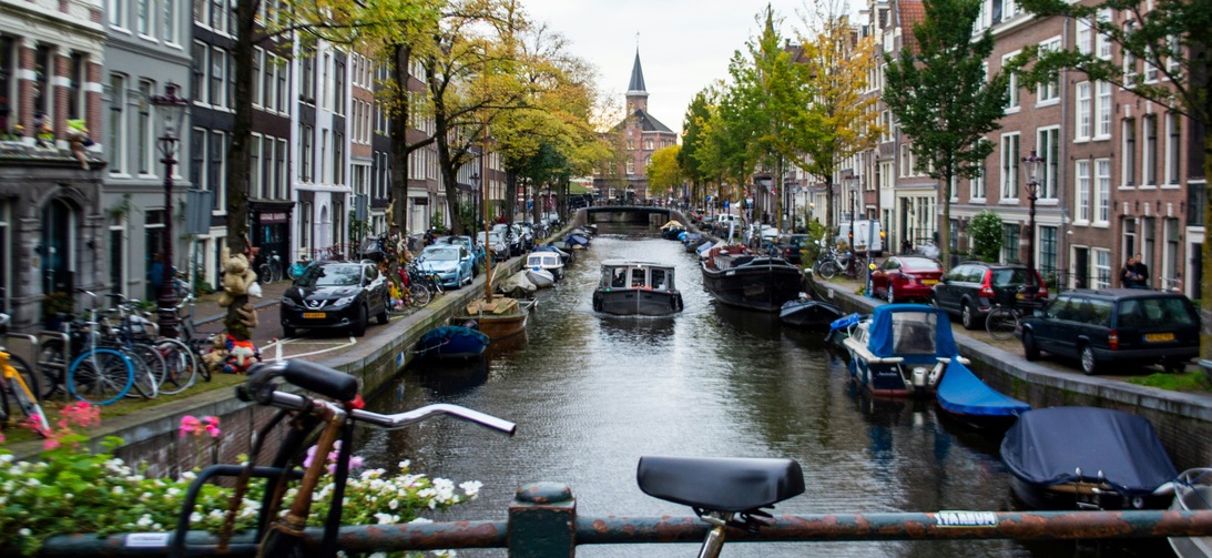 clarisa-ravasotti-iuM8EaJUmZQ-unsplash (1)