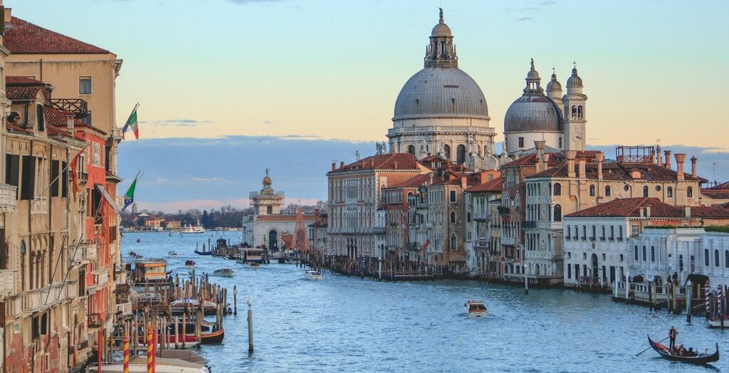 Palazzo San Luca: Your Central Venice Escape