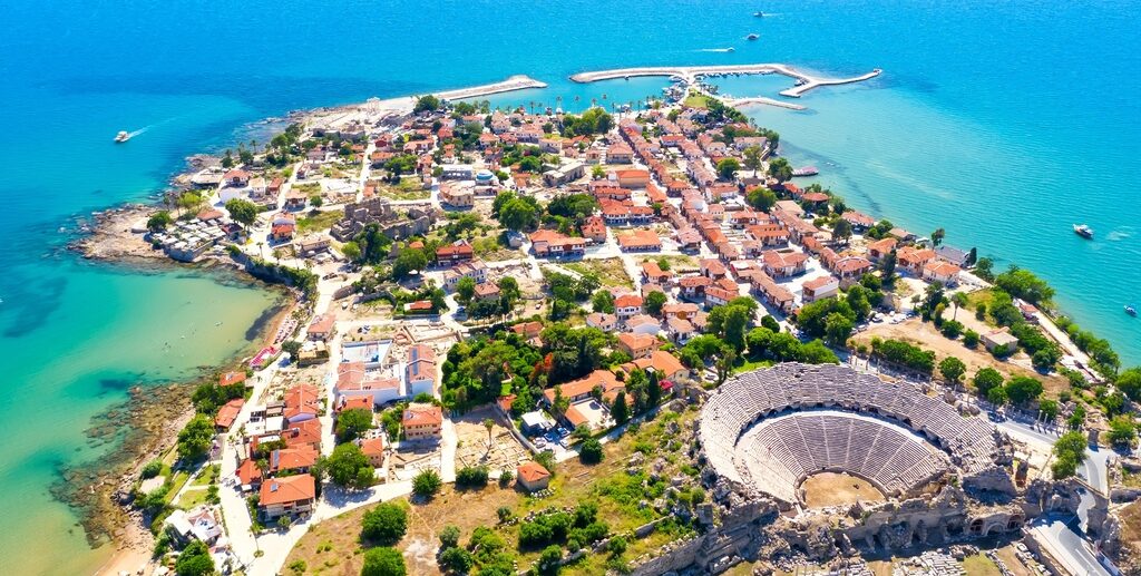 Acanthus Cennet Barut: Half a Century of Luxury