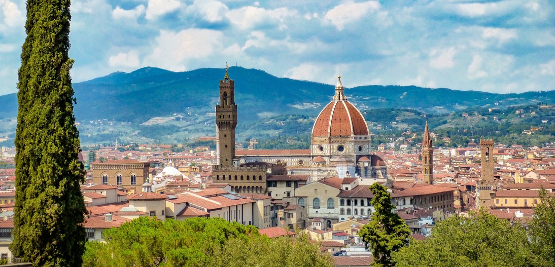 A beatiful view of the city florance with the view to the florence basilica dome